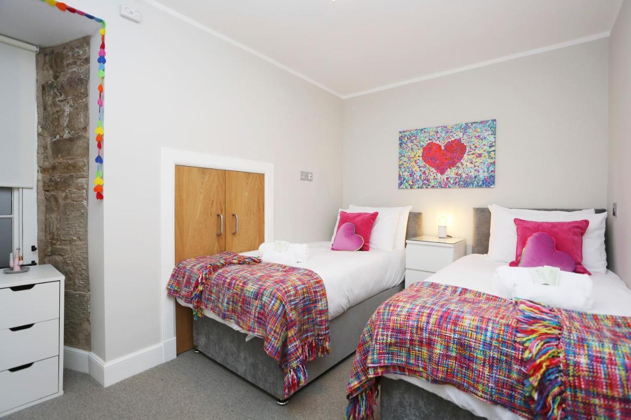 Joivy Elegant Home At The Heart Of The Royal Mile Edinburgh Exterior photo