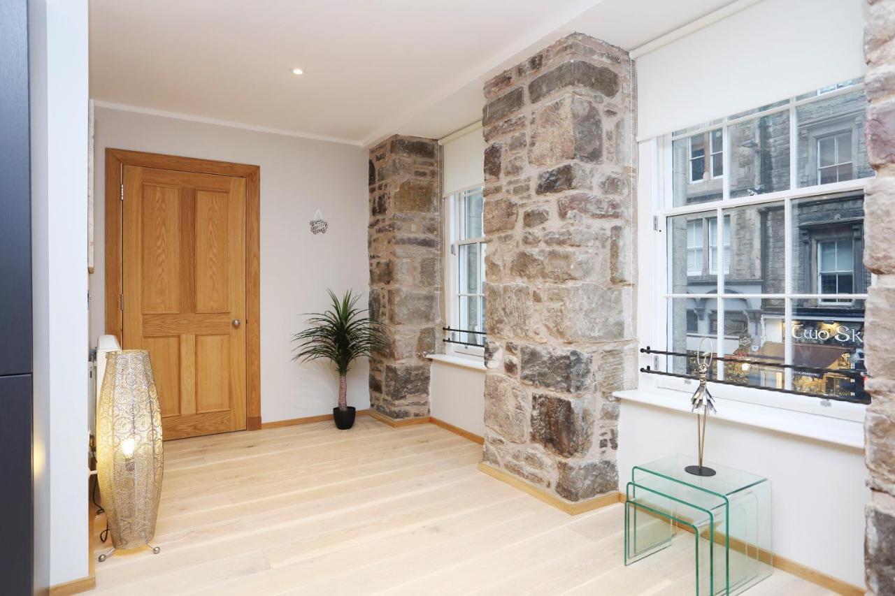 Joivy Elegant Home At The Heart Of The Royal Mile Edinburgh Exterior photo